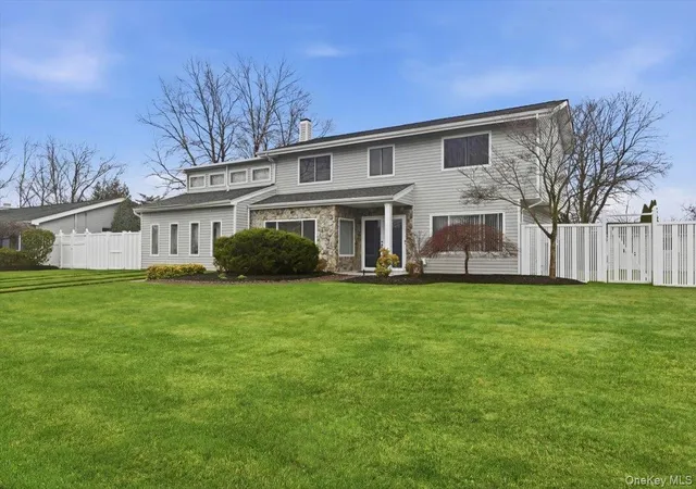 3rd image of 16 Seaway Dr, Copiague, NY 11726 | MLS# 982616