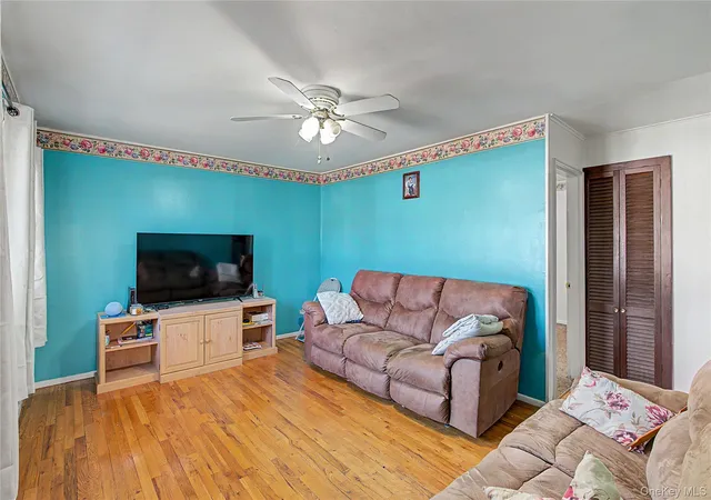 5th image of 169 Charter Oaks Ave, Brentwood, NY 11717 | MLS# 982620