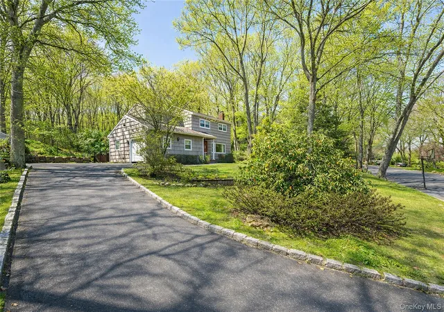 Photo 4 of Sale Pending at 107 Red Oak Ct, Port Jefferson, NY 11777 | MLS# 982631 | Listing updated on 2026-07-08