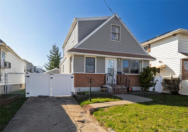 20th image of 258 Benson Ave, Hempstead, NY 11003 | MLS# 982666