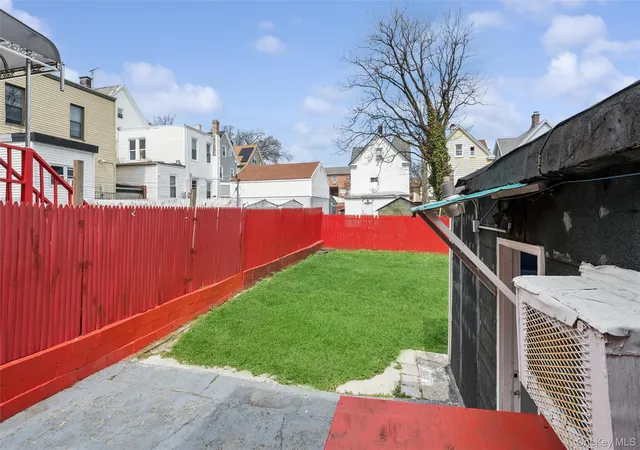 Photo 4 of Sale Pending at 2311 Ellis Ave, New York, NY 10462 | MLS# 982667 | Listing updated on 2026-08-04
