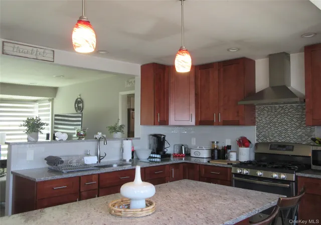 Photo 4 of Sale Pending at 28 Laurel Trl, Blooming Grove, NY 10950 | MLS# 982684 | Listing updated on 2026-09-14