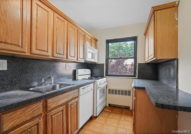 2nd image of 90 55 Shore Pkwy #68, Howard Beach, NY 11414 | MLS# 982744