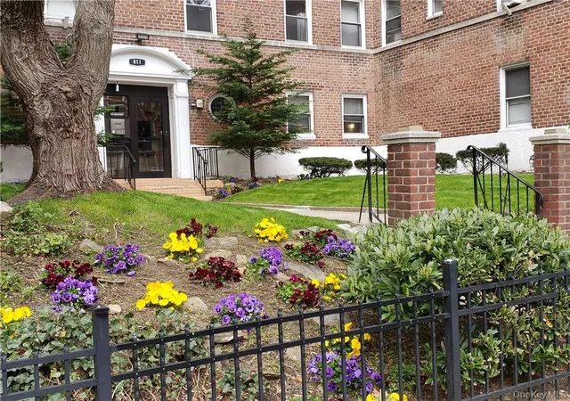 1st image of 811 Bronx River Rd #1 C, Bronxville, NY 10708 | MLS# 982763