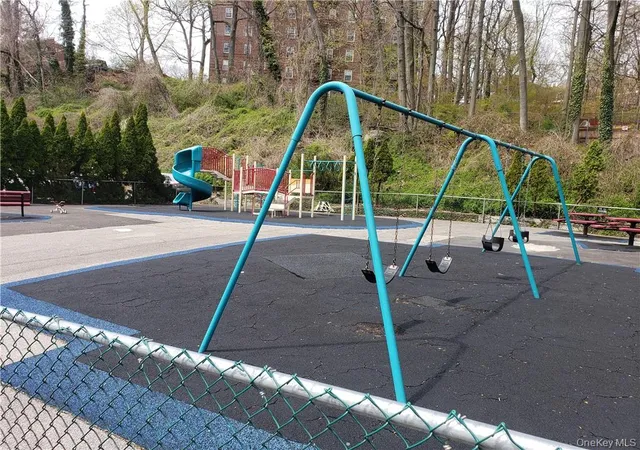 22nd image of 811 Bronx River Rd #1 C, Bronxville, NY 10708 | MLS# 982763