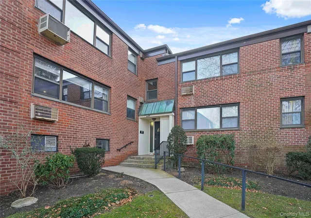 Homes for sale in Greenburgh, NY | 79 Beacon Hill Dr #B-25, Greenburgh, NY 10522 | MLS# 982799