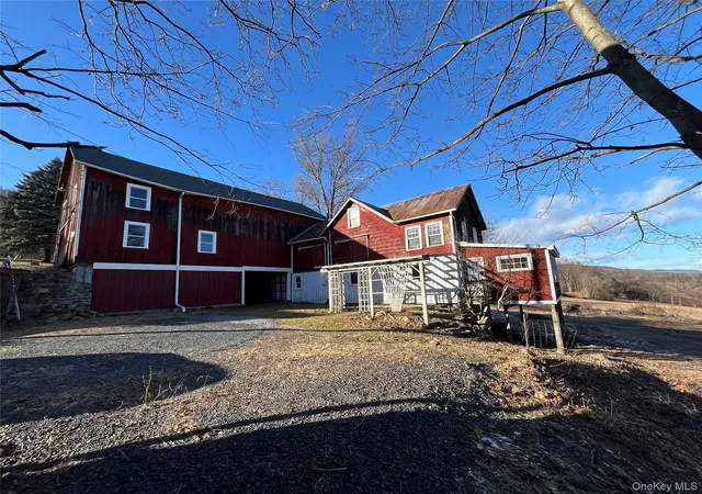 Photo 3 of Single family home for sale at 156 Mount Zion Rd, Marlboro, NY 12542 | MLS# 982800 | Listing updated on 2026-04-10