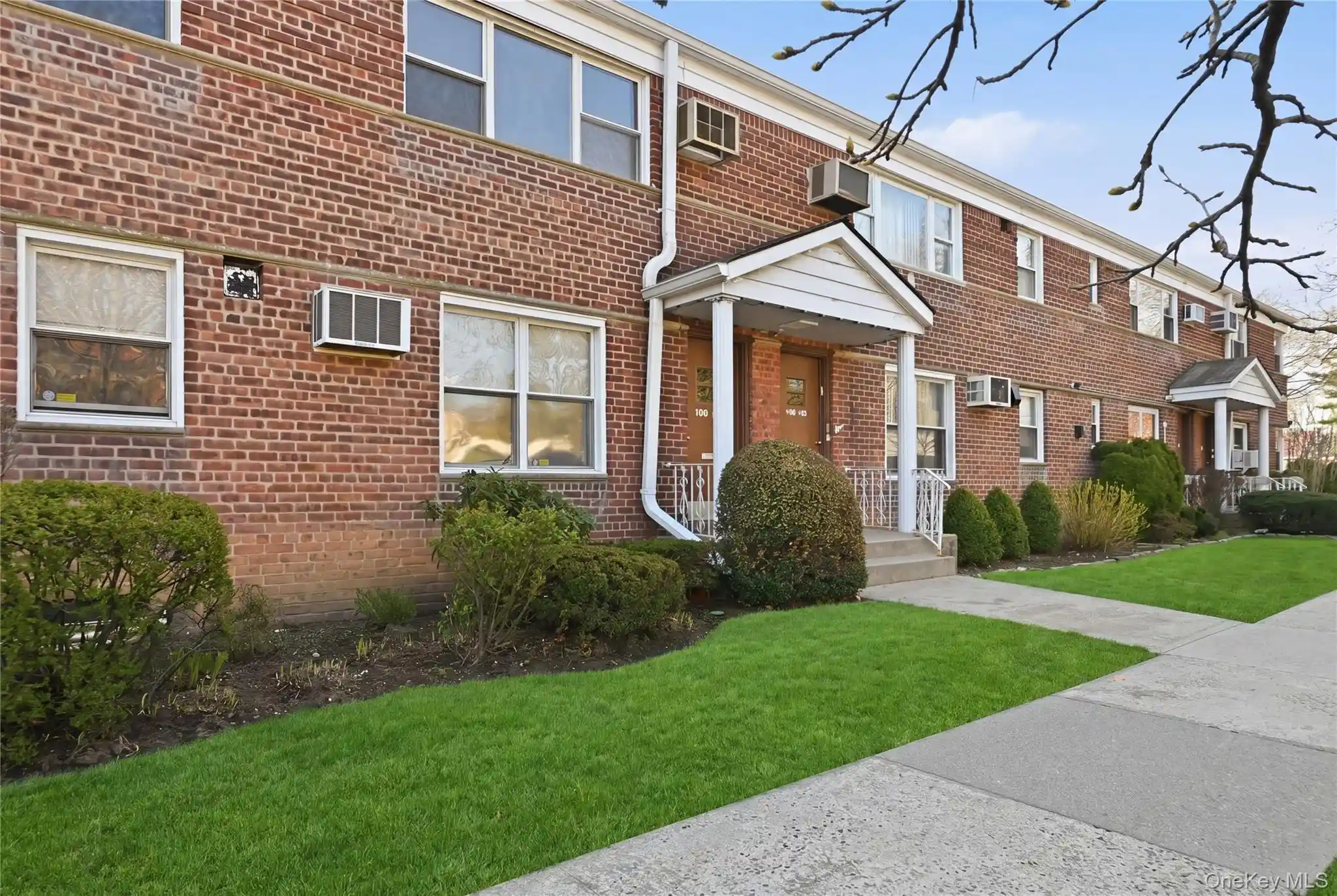 Listing Photo 2 - Condo for sale in 196-32 Pompeii Ave located at 196-32 Pompeii Ave, New York, NY 11423 - Unit #2C