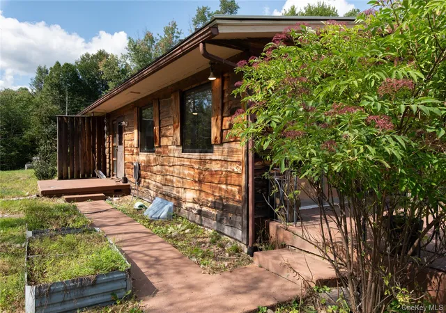 Photo 4 of Single family home for sale at 6652 State Route 42, Woodbourne, NY 12788 | MLS# 982817 | Listing updated on 2026-08-28
