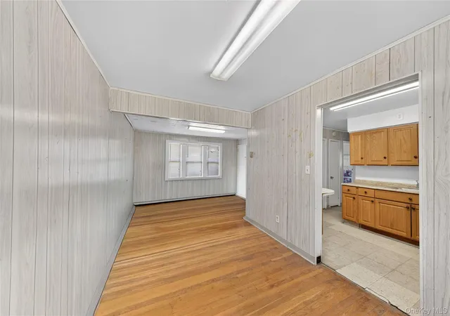 Photo 3 of Sale Pending at 188 Amherst St, Hempstead, NY 11550 | MLS# 982829 | Listing updated on 2026-06-24