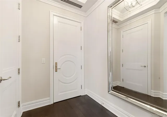 3rd image of 5000 Royal Ct #5014, North Hempstead, NY 11040 | MLS# 982832