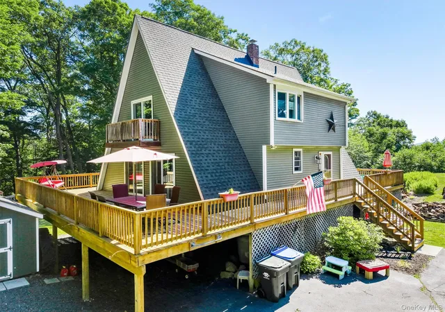 1st image of 17 Hilltop Ave, Newburgh (town), NY 12550 | MLS# 982856