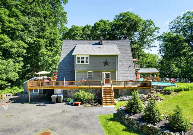 Photo 3 of Sale Pending at 17 Hilltop Ave, Newburgh (town), NY 12550 | MLS# 982856 | Listing updated on 2026-09-15