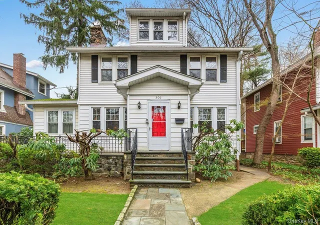 3rd image of 306 Hutchinson Blvd, Mount Vernon, NY 10552 | MLS# 982864