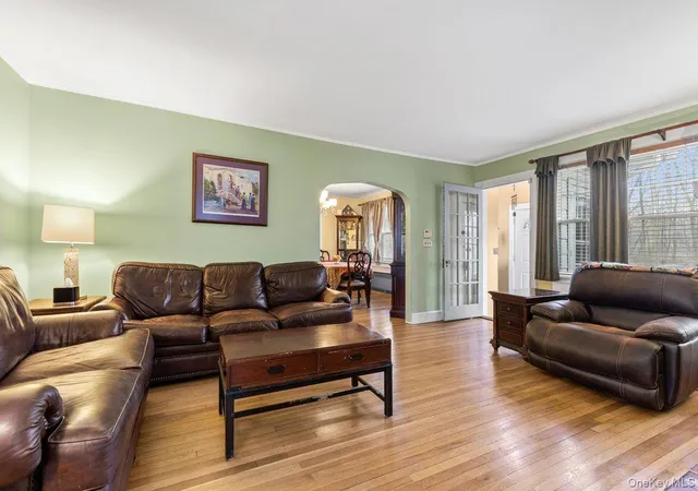 5th image of 306 Hutchinson Blvd, Mount Vernon, NY 10552 | MLS# 982864