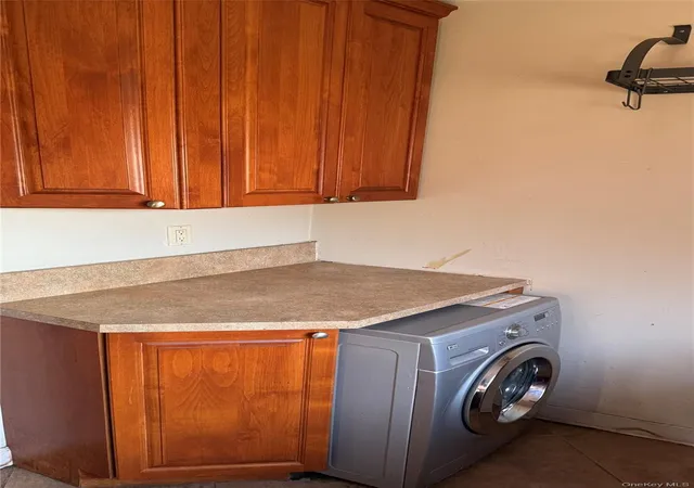 Photo 3 of Sale Pending at 1013 Rottkamp St #1, Hempstead, NY 11580 | MLS# 982899 | Listing updated on 2026-09-19