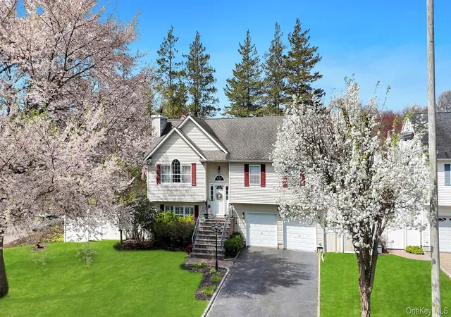2nd image of 4 Jerome St, Smithtown, NY 11787 | MLS# 982923