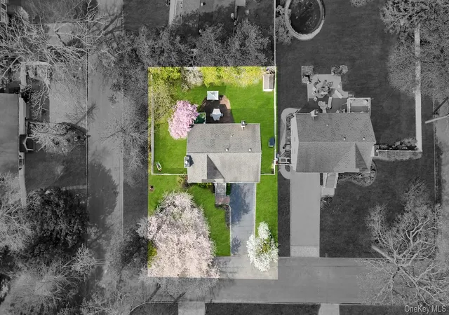 5th image of 4 Jerome St, Smithtown, NY 11787 | MLS# 982923
