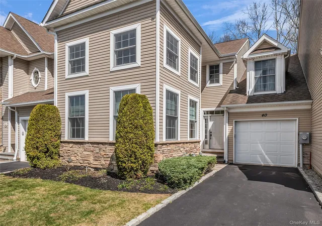 Photo 1 of Sale Pending at 40 Eagle Cir, Islip, NY 11716 | MLS# 982931 | Listing updated on 2026-08-14