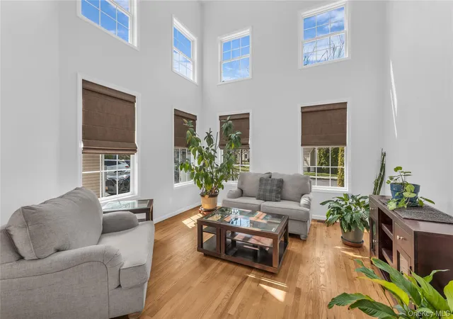 Photo 3 of Sale Pending at 40 Eagle Cir, Islip, NY 11716 | MLS# 982931 | Listing updated on 2026-08-14