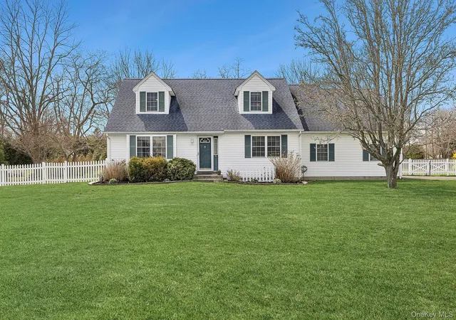 Photo 1 of Single family home for sale at 240 Lisa Dr, Southold, NY 11971 | MLS# 982950 | Listing updated on 2026-09-04