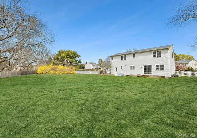 Photo 3 of Single family home for sale at 240 Lisa Dr, Southold, NY 11971 | MLS# 982950 | Listing updated on 2026-09-04