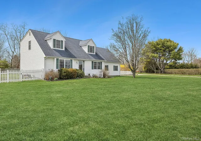 Photo 2 of Single family home for sale at 240 Lisa Dr, Southold, NY 11971 | MLS# 982950 | Listing updated on 2026-09-04