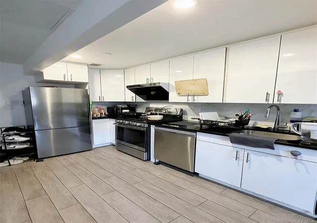 1st image of 14427 Sanford Ave #2P, Flushing, NY 11355 | MLS# 982972