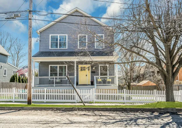 Homes for sale in Southold, NY | 215 North St, Southold, NY 11944 | MLS# 982976