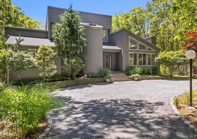 Photo 1 of Sale Pending at 76 Is View Dr W, Southampton, NY 11963 | MLS# 982978 | Listing updated on 2026-09-06