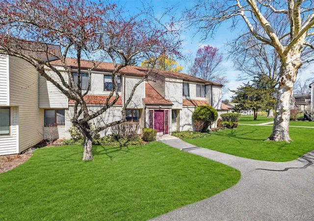 Homes for sale in Yorktown, NY | 51 Jefferson Oval, Yorktown, NY 10598