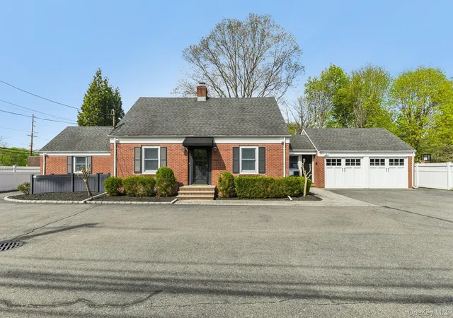 1st image of 1 Huntington Bay Rd, Huntington, NY 11743 | MLS# 983004