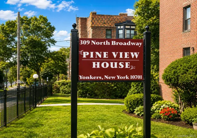 2nd image of 309 North Broadway #4K, Yonkers, NY 10701 | MLS# 983020