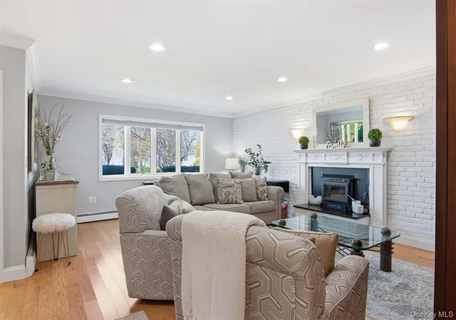 5th image of 268 Curtis Ave, North Hempstead, NY 11514 | MLS# 983023