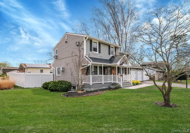 3rd image of 1 Hooper Ct, Port Jefferson Station, NY 11776 | MLS# 983047