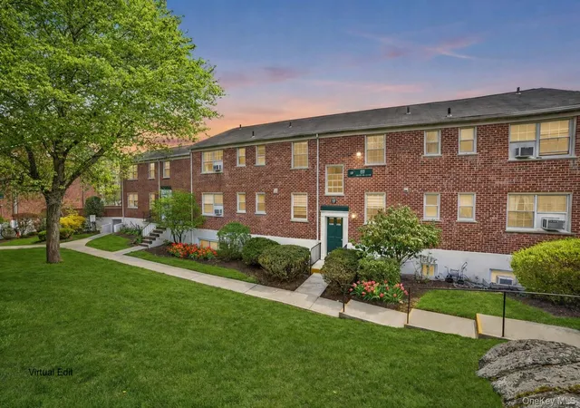 Photo 21 of Sale Pending at 37 Fieldstone Dr #E4, Greenburgh, NY 10530 | MLS# 983064 | Listing updated on 2026-08-07
