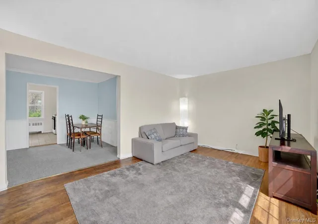 Listing Photo 5 - Condo for sale in building located at 37 Fieldstone Dr, Greenburgh, NY 10522 - Unit #E4