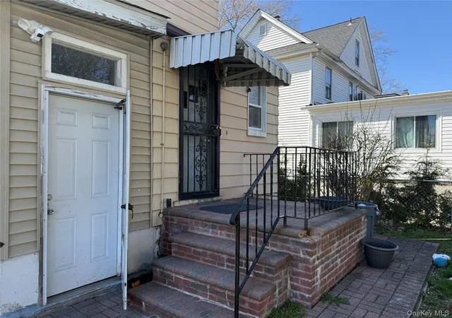 3rd image of 50 Charles St, Hempstead, NY 11575 | MLS# 983071