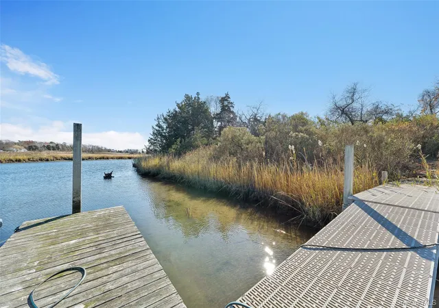 Photo 4 of Single family home for sale at 32 Tanners Neck Ln, Westhampton, NY 11977 | MLS# 983072 | Listing updated on 2026-09-24