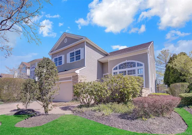 3rd image of 177 Hamlet Dr, Brookhaven, NY 11766 | MLS# 983079