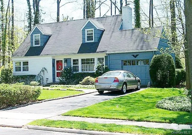 Single family home for sale at 258 Steamboat Rd, Great Neck, NY 11024 | MLS# 983097 | Listing updated on 2026-06-16