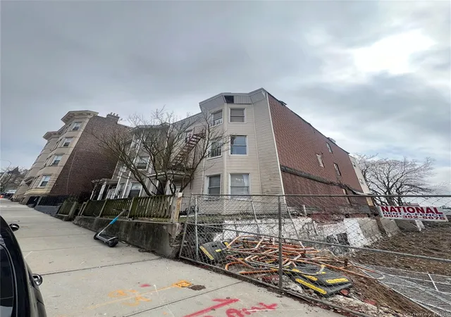 3rd image of 28 Ashburton Ave, Yonkers, NY 10701 | MLS# 983110