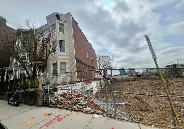 5th image of 30 Ashburton Ave, Yonkers, NY 10701 | MLS# 983126