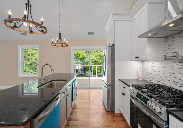 5th image of 61 Smith Ave, Newburgh (town), NY 12586 | MLS# 983147