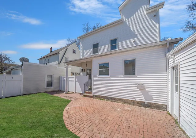 33rd image of 8933 238th St, Bellerose, NY 11426 | MLS# 983171