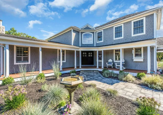 Photo 3 of Sale Pending at 25 Lighthouse Rd, Southold, NY 11971 | MLS# 983217 | Listing updated on 2026-09-12