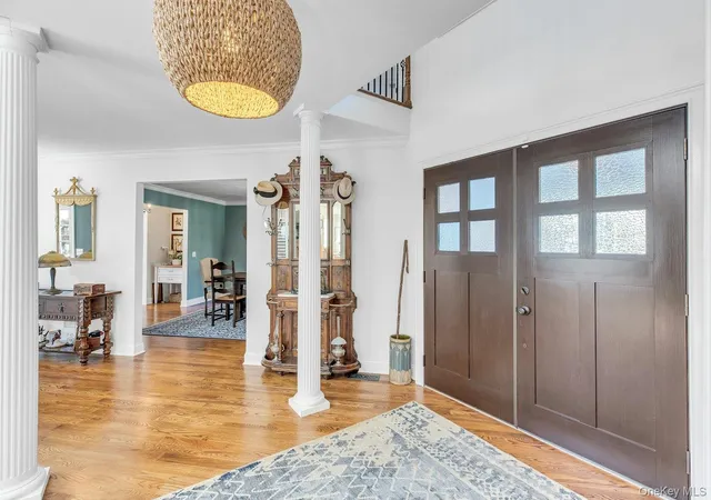 Photo 3 of Sale Pending at 25 Lighthouse Rd, Southold, NY 11971 | MLS# 983217 | Listing updated on 2026-09-12