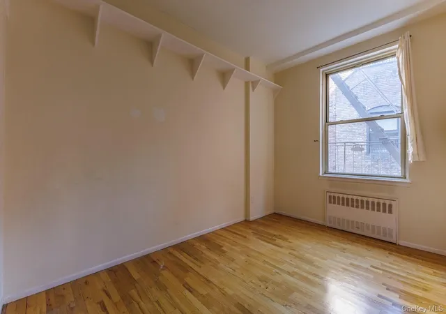 2nd image of 15 E 10Th St, New York, NY 10003