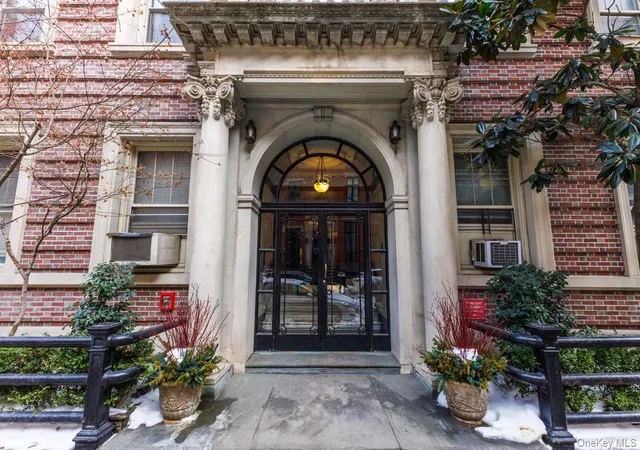 2nd image of 15 E 10th St #4A, New York, NY 10003 | MLS# 983238