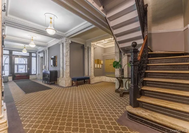 4th image of 15 E 10Th St, New York, NY 10003